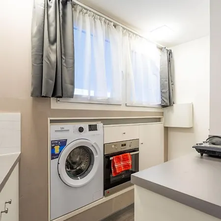 Rakoczi 4 Bedroom Centre Apartment Budapest