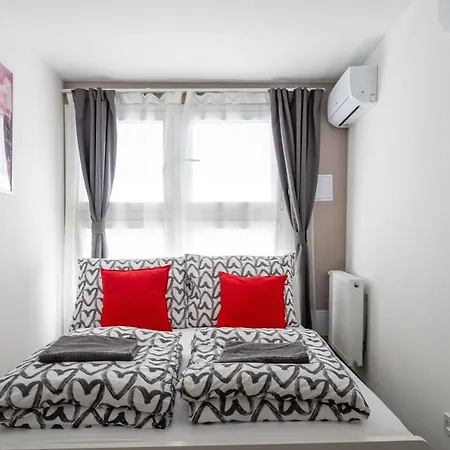 Rakoczi 4 Bedroom Centre