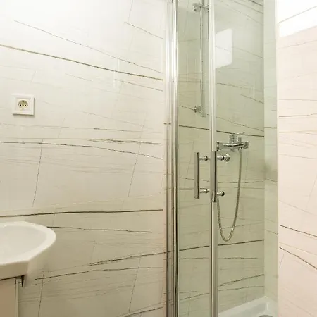Rakoczi 4 Bedroom Centre Будапешт