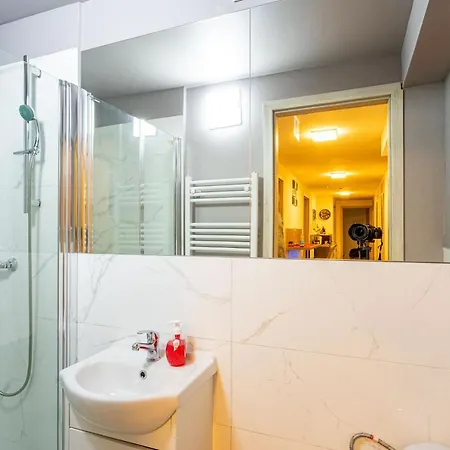 Rakoczi 4 Bedroom Centre *